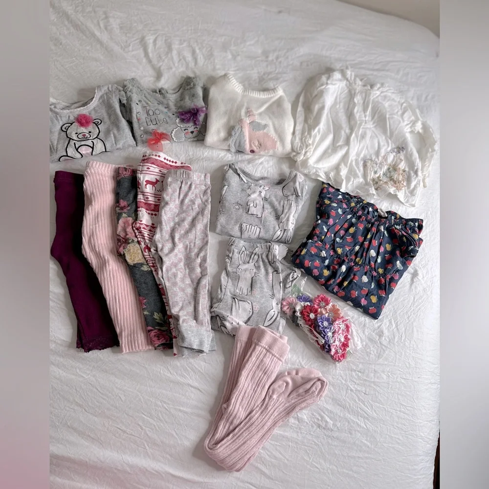 Bundle of girls clothes size 12/18 months